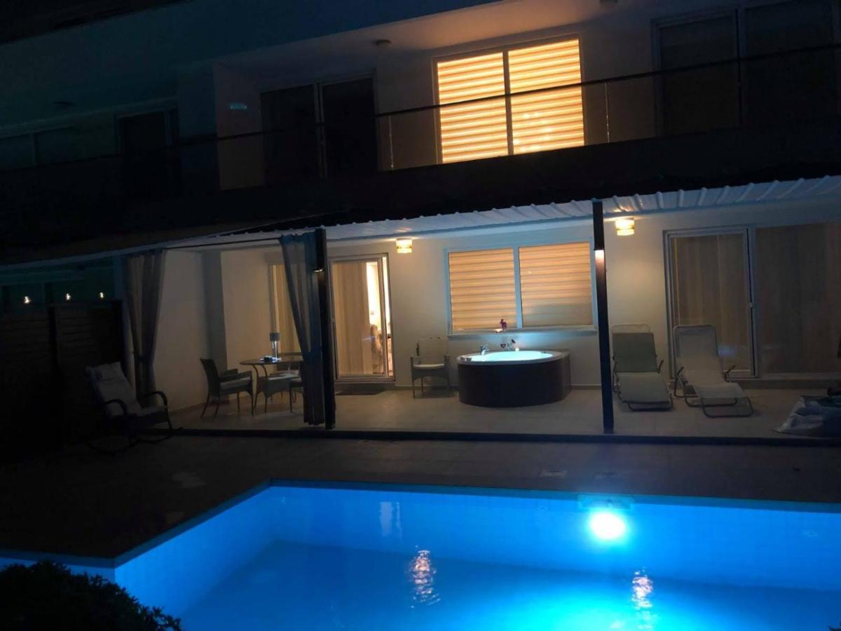 Babylon Luxury With Private Pool And Indoor Heated Pool Villa *